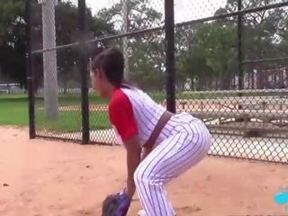 Priya cena v prdeli podle baseballové fan