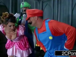 Jerk that joy stick: super mario bros get busy with putri brooklyn chase