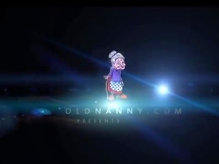 뜨거운 젊은 사람 빌어 먹을 할머니 와 스트랩에 oldnanny